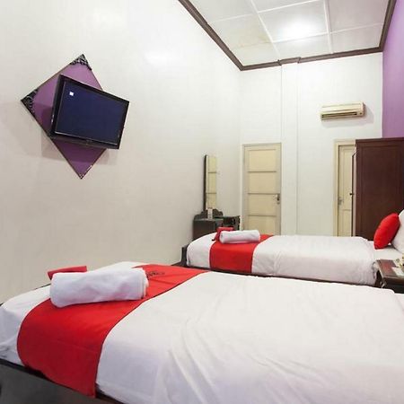 Reddoorz @ Urip Sumoharjo Hotel Surabaya Bagian luar foto