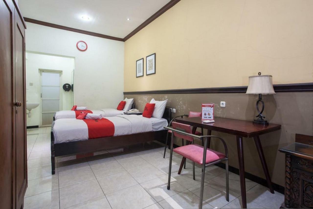 Reddoorz @ Urip Sumoharjo Hotel Surabaya Bagian luar foto