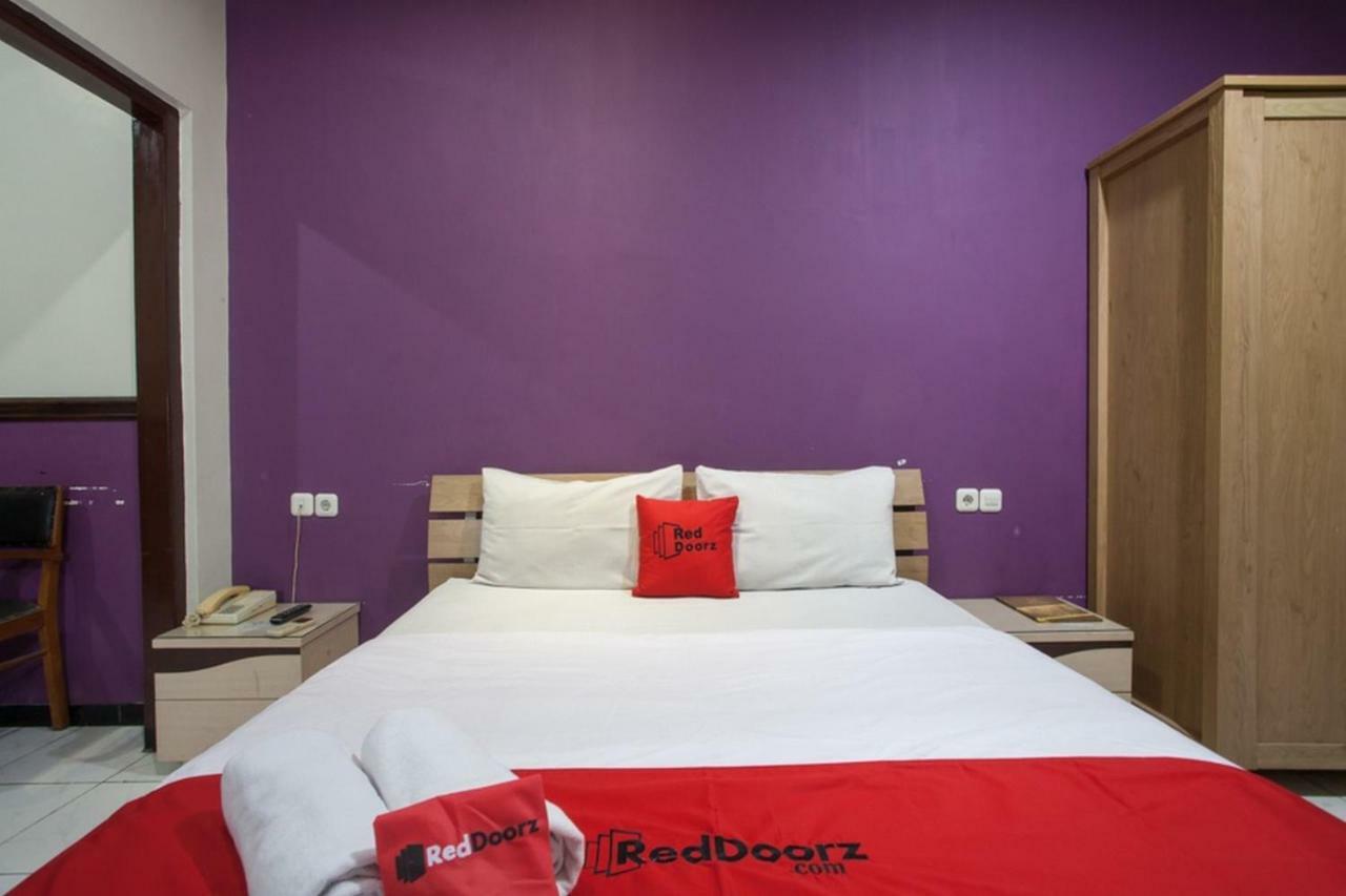 Reddoorz @ Urip Sumoharjo Hotel Surabaya Bagian luar foto