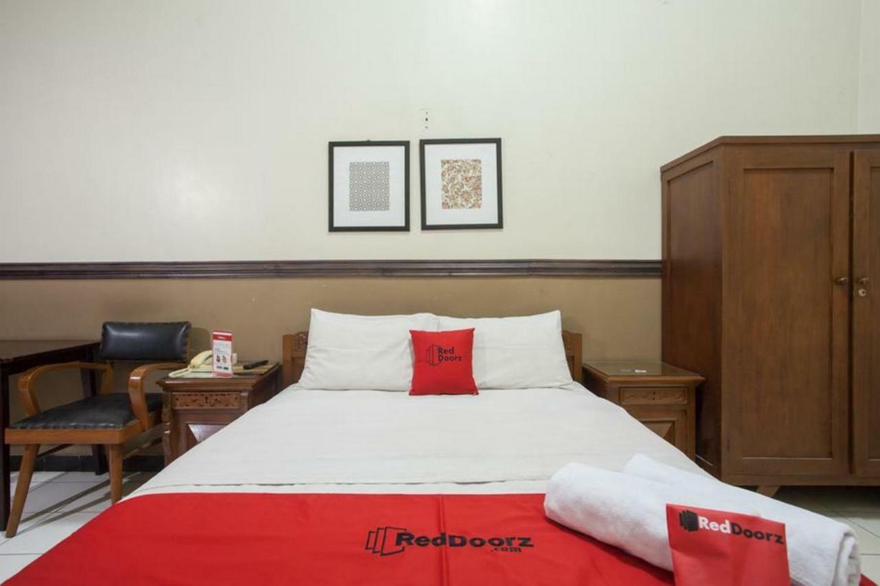 Reddoorz @ Urip Sumoharjo Hotel Surabaya Bagian luar foto